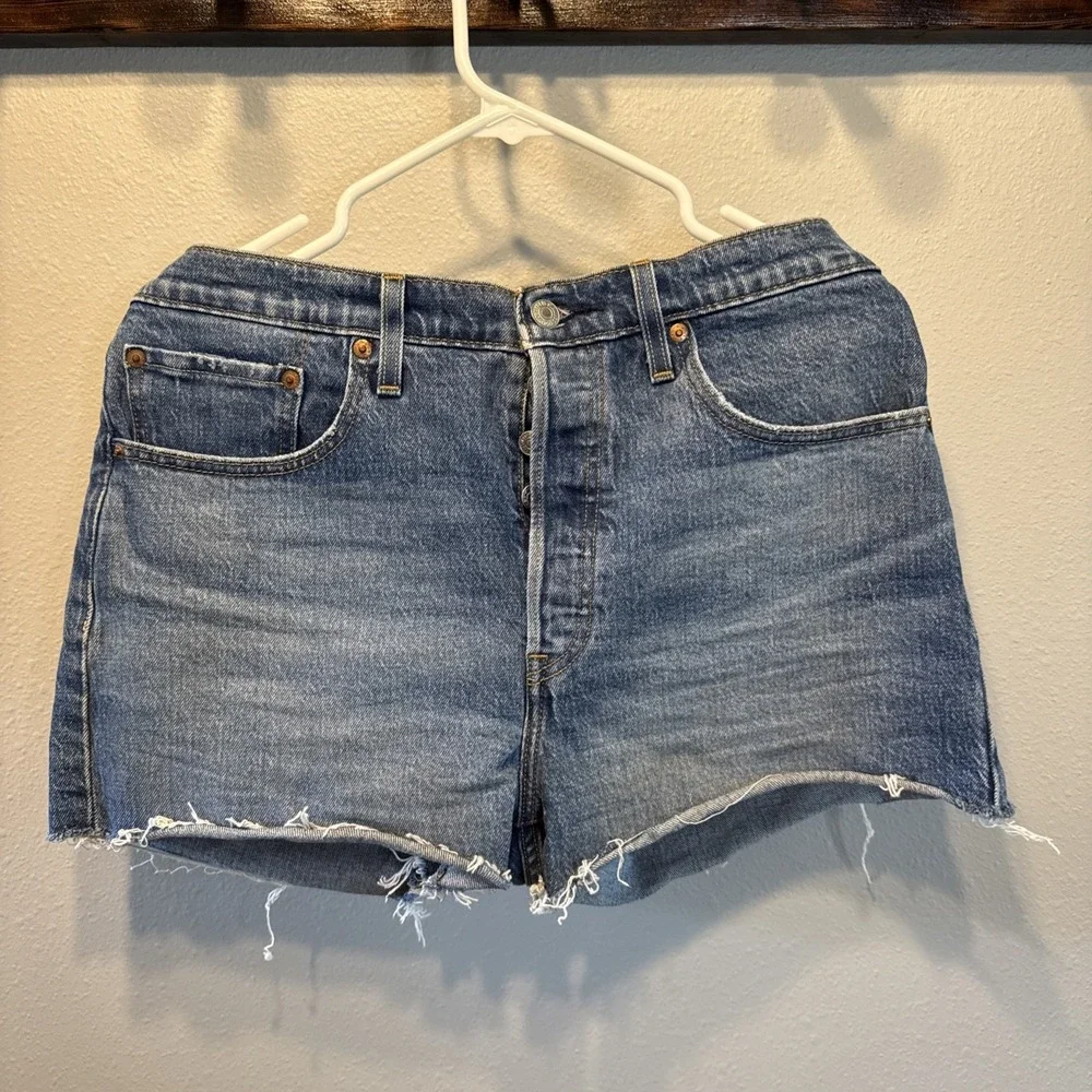 Levi's 501 Denim Shorts W31 Medium Wash Button Fly NWOT‎ | MSRP = $70